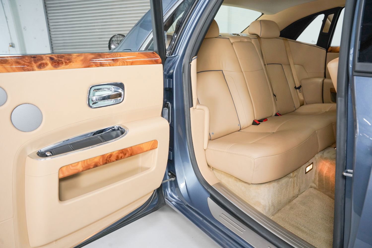 Used 2011 Rolls-Royce Ghost RWD image 33
