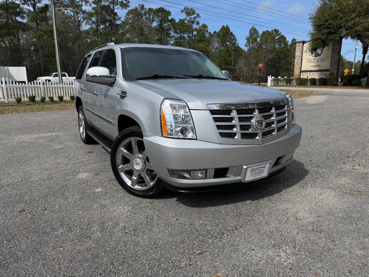 Used 2012 Cadillac Escalade Luxury image 36