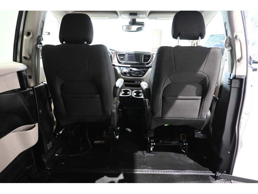 Used 2024 Chrysler Voyager LX FWD image 20