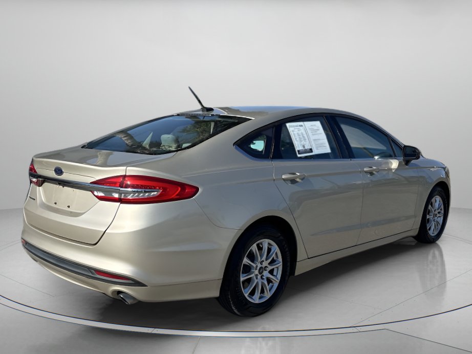Used 2017 Ford Fusion S FWD image 3