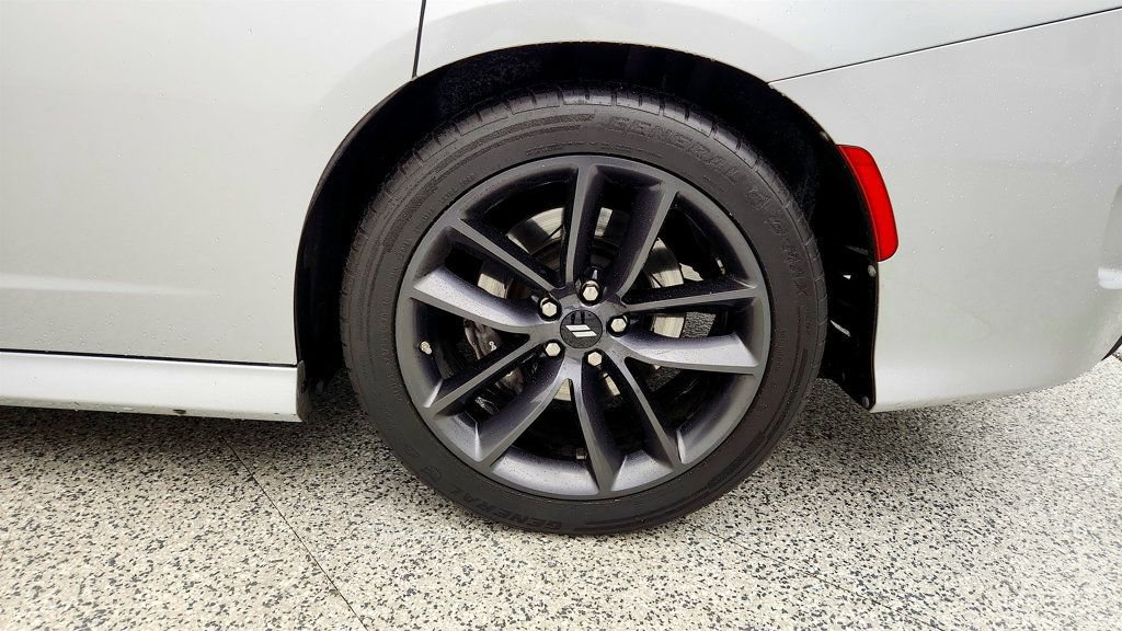 Used 2019 Dodge Charger Scat Pack RWD image 9