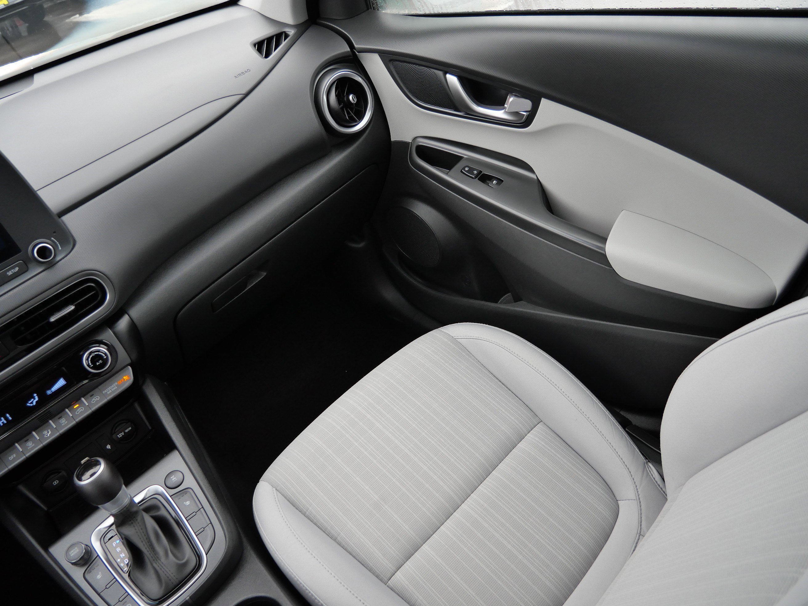 Certified 2022 Hyundai Kona SEL w/ Convenience Package image 11