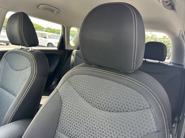 Used 2016 Kia Soul + FWD image 16