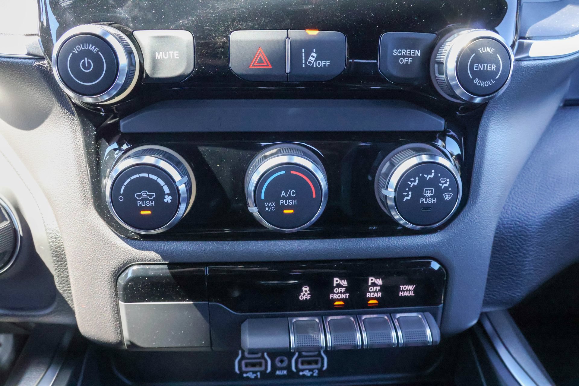 New 2026 RAM 1500 Express AWD/4WD image 22