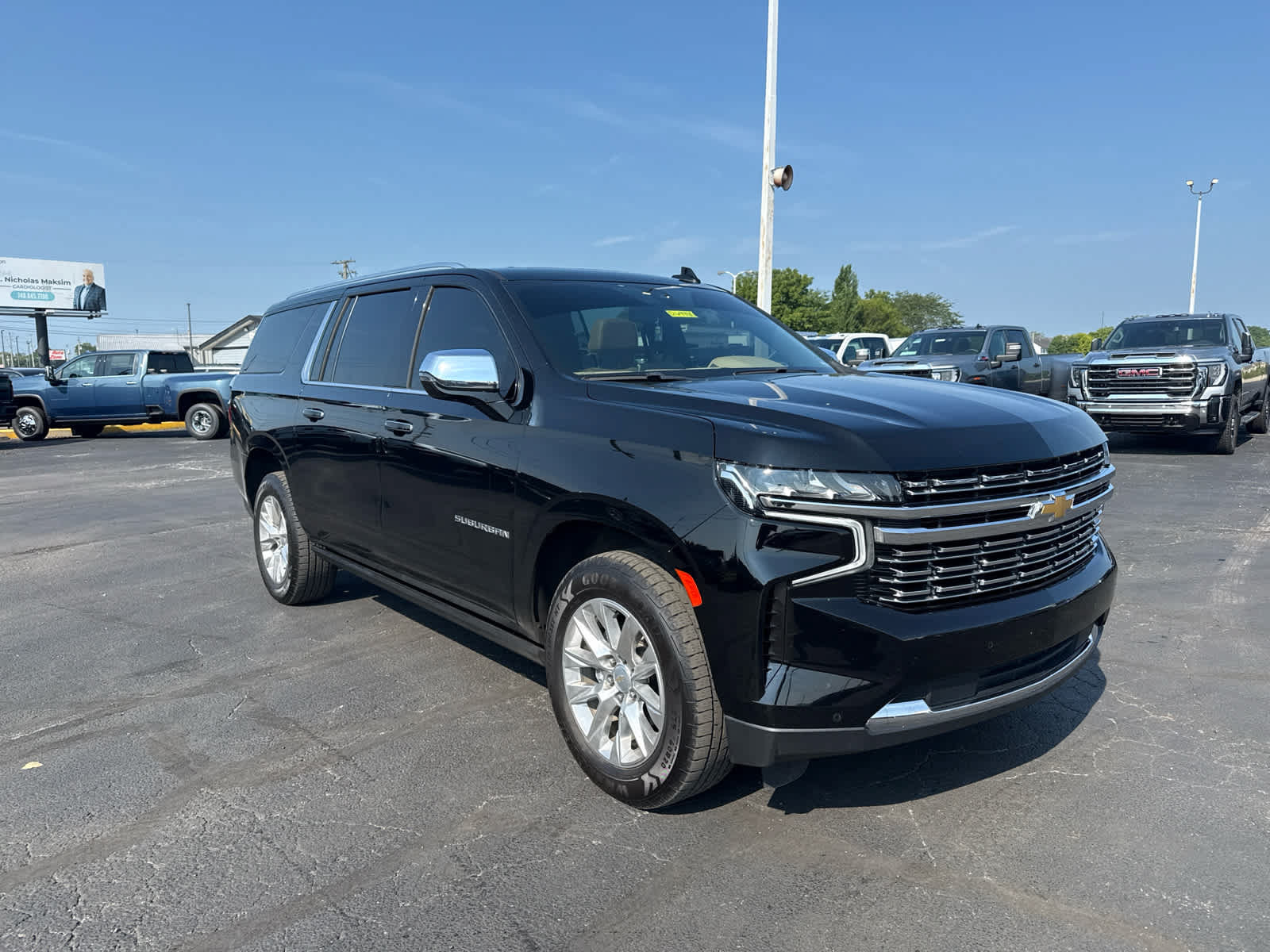 Used 2022 Chevrolet Suburban Premier AWD/4WD image 7
