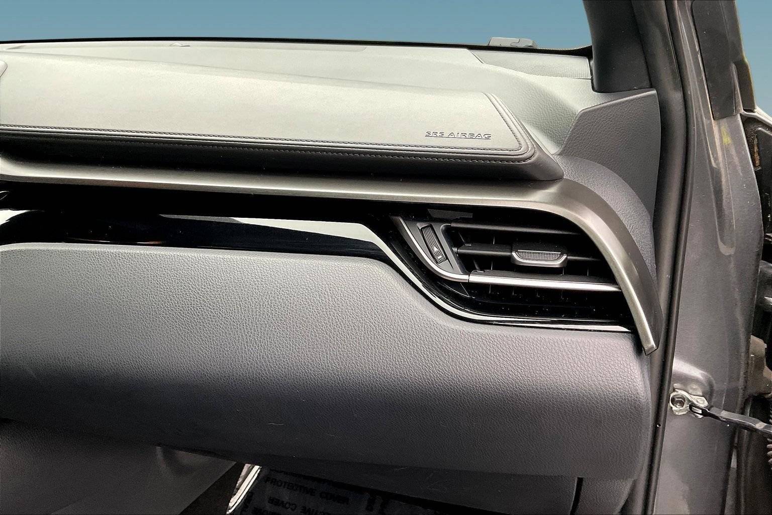 Used 2019 Toyota C-HR LE FWD image 25