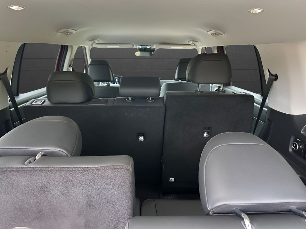Used 2026 Hyundai Santa Fe SEL FWD image 11