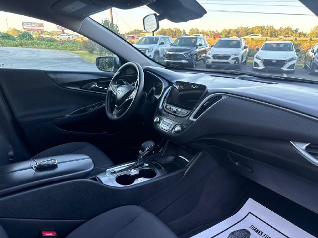 Used 2025 Chevrolet Malibu LT FWD image 11