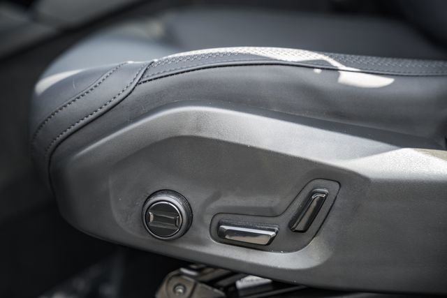 Used 2025 Volvo XC90 B6 Plus image 36