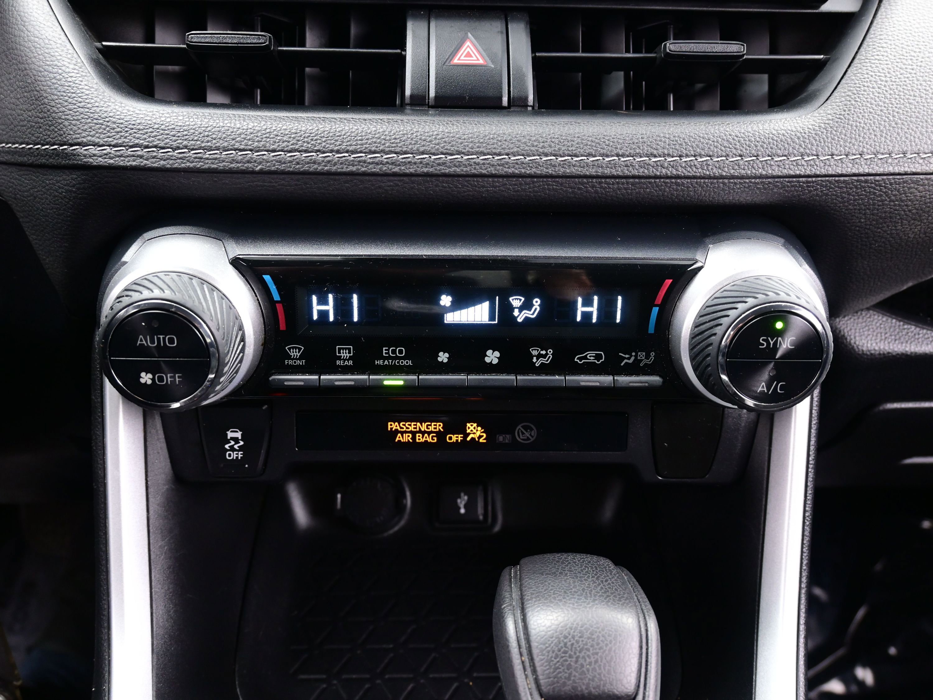 Used 2021 Toyota RAV4 LE image 20