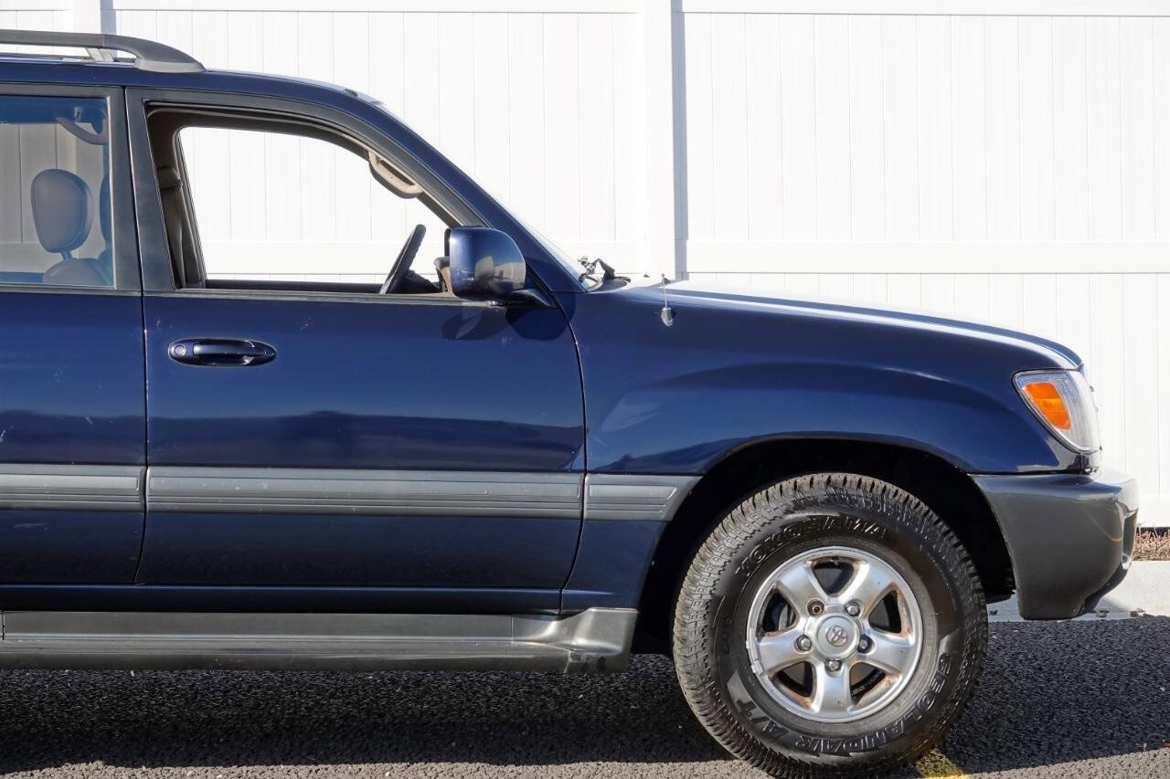 Used 2002 Toyota Land Cruiser AWD/4WD image 28