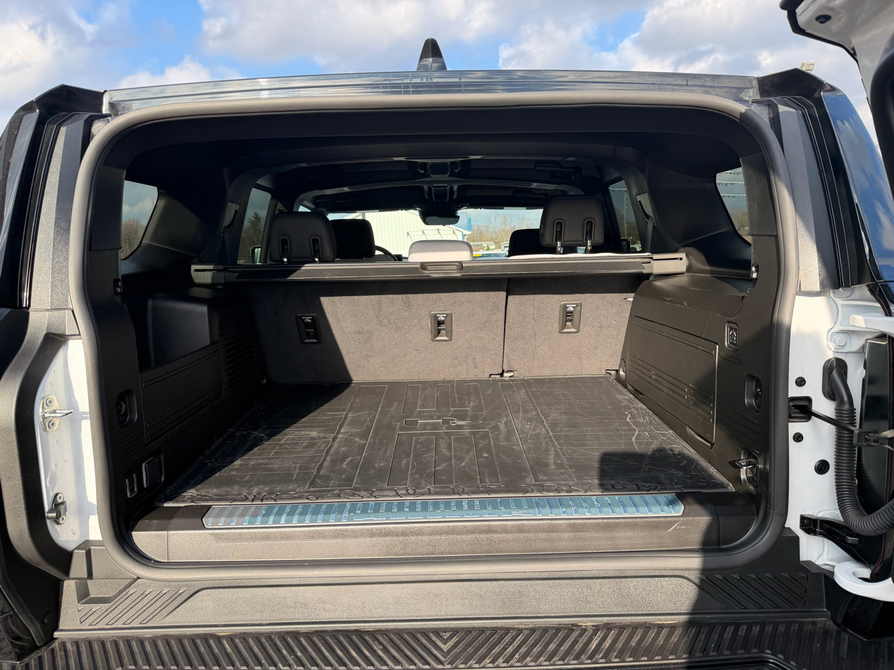 Used 2025 GMC Hummer EV 2X w/ LPO, Cargo Utility Package image 7