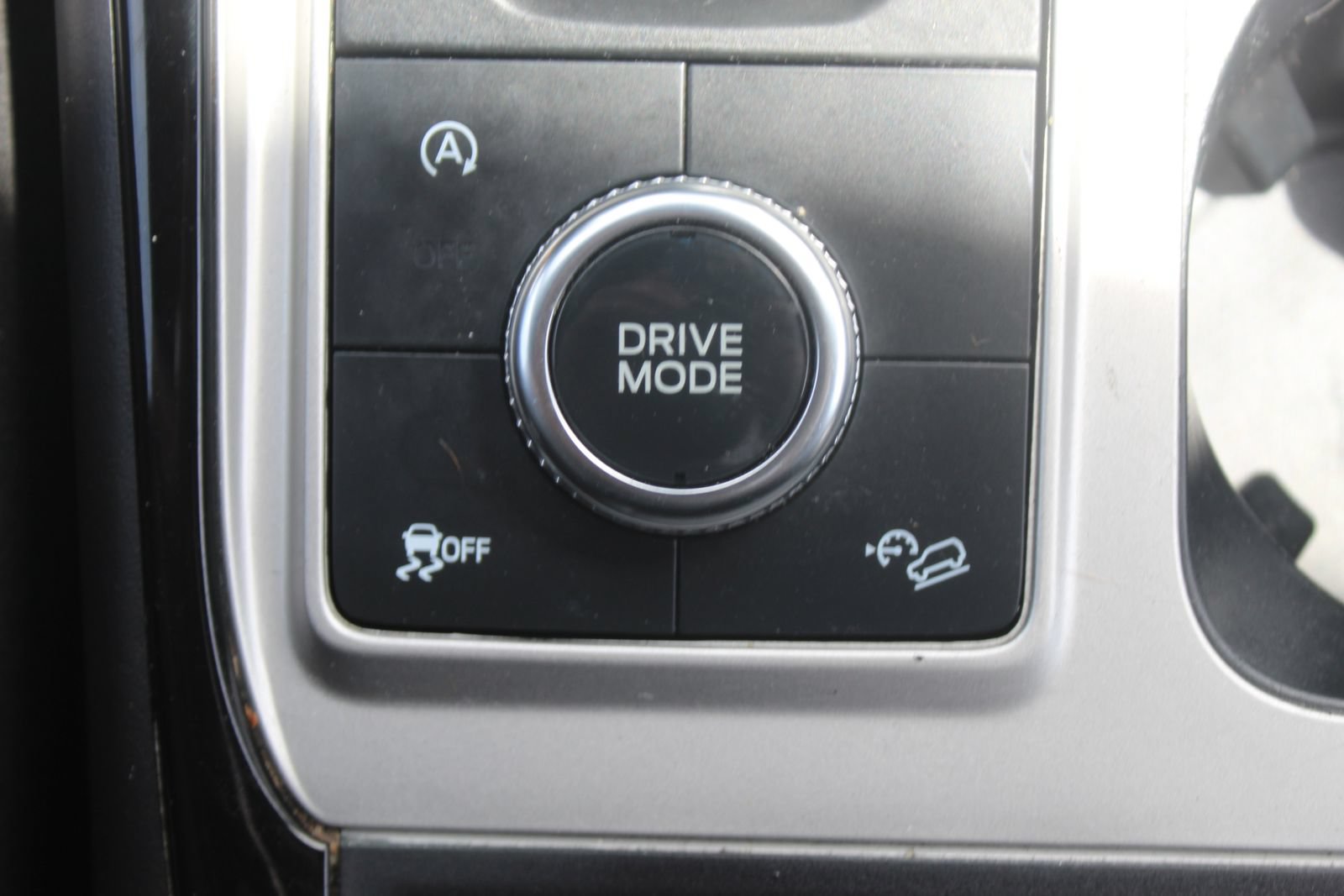 Used 2023 Ford Explorer ST w/ Equipment Group 401A AWD/4WD image 34
