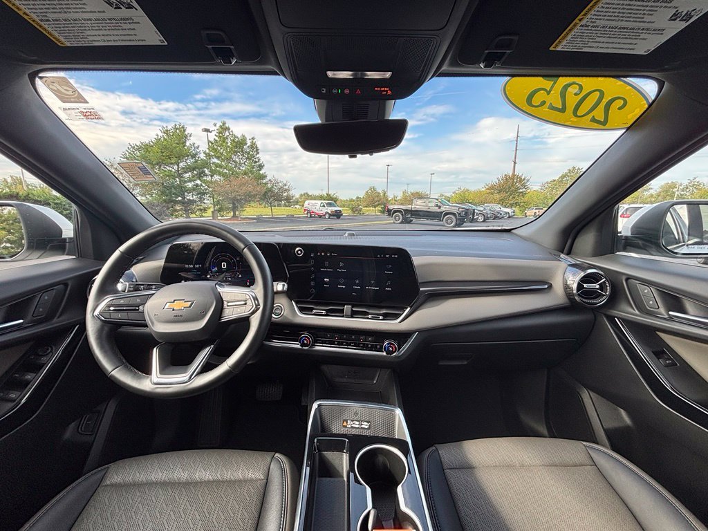 Used 2025 Chevrolet Equinox LT w/ Convenience Package II FWD image 22