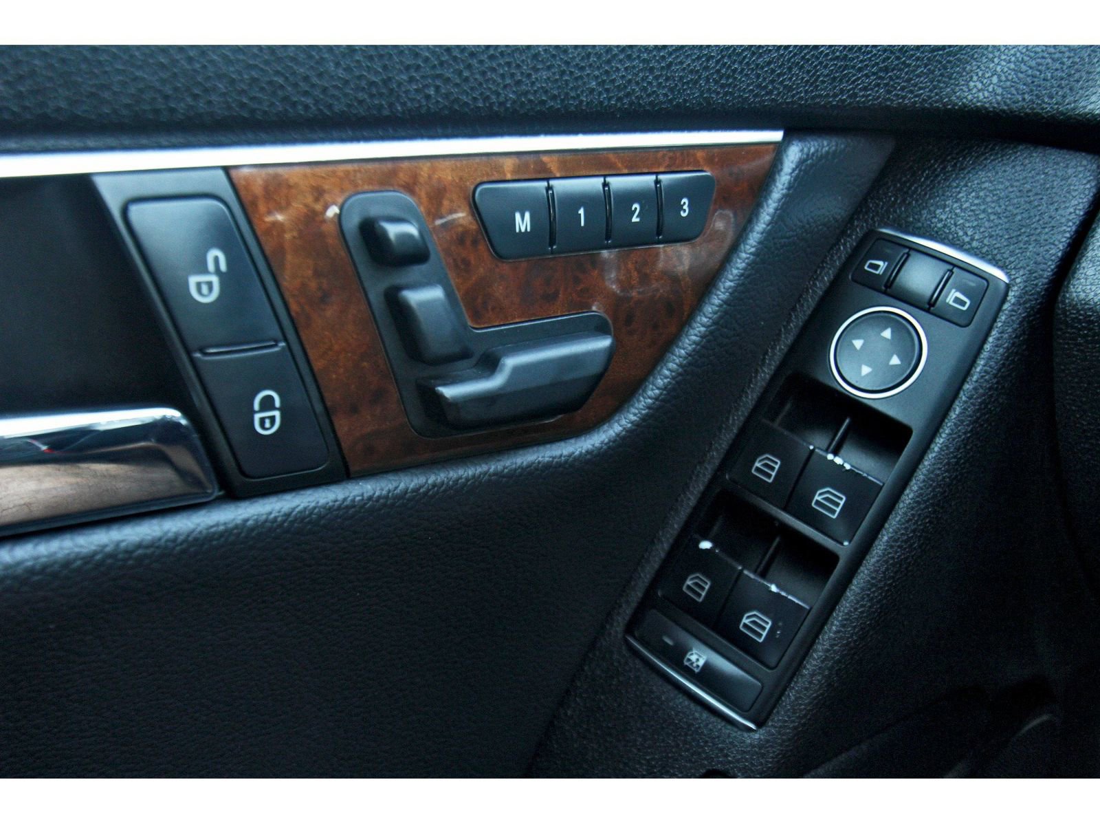 Used 2011 Mercedes-Benz C 300 4MATIC Sedan image 23