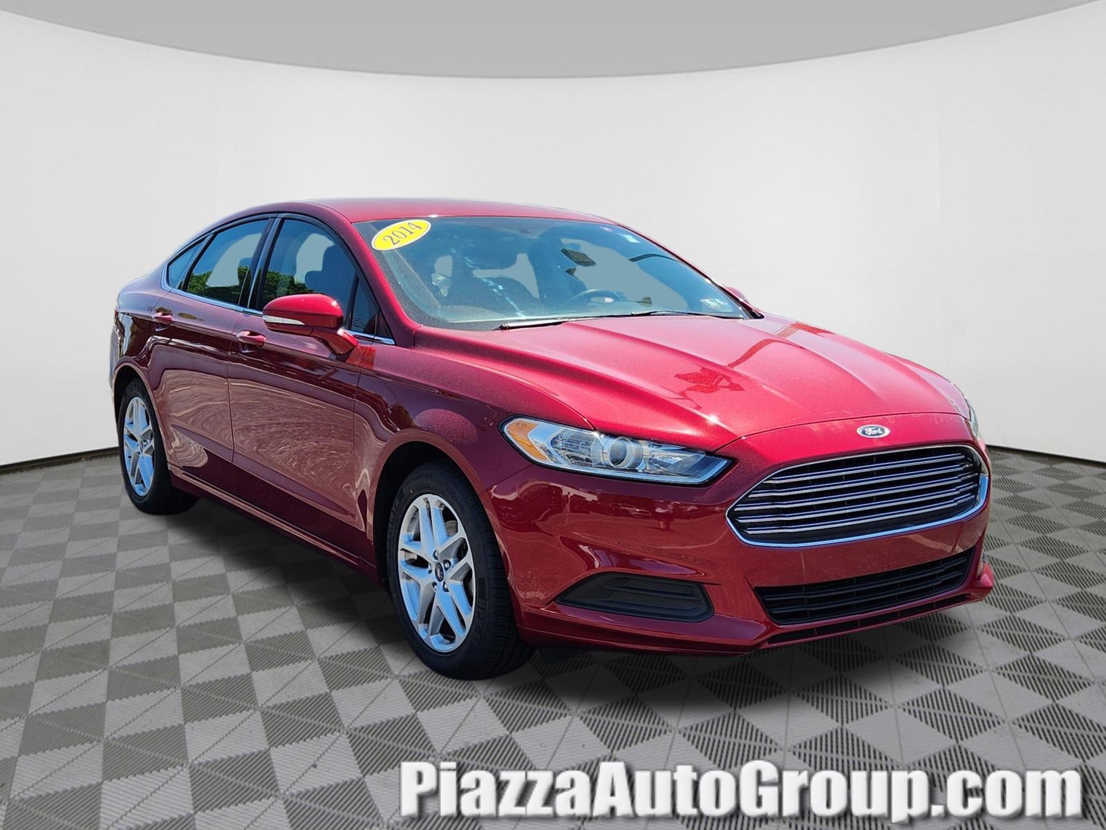 Used 2014 Ford Fusion SE FWD image 1