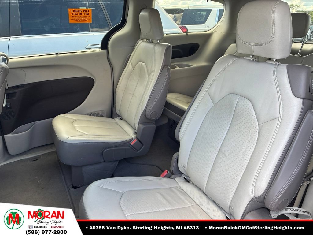 Used 2017 Chrysler Pacifica Touring-L Plus FWD image 10