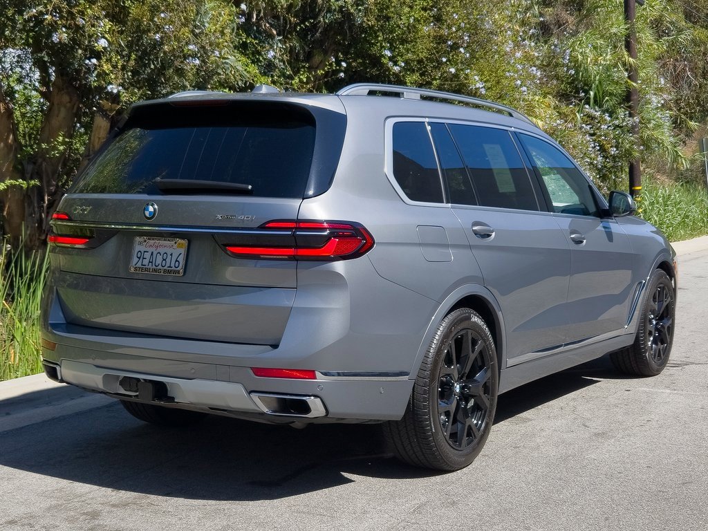 Used 2023 BMW X7 xDrive40i w/ Premium Package image 5