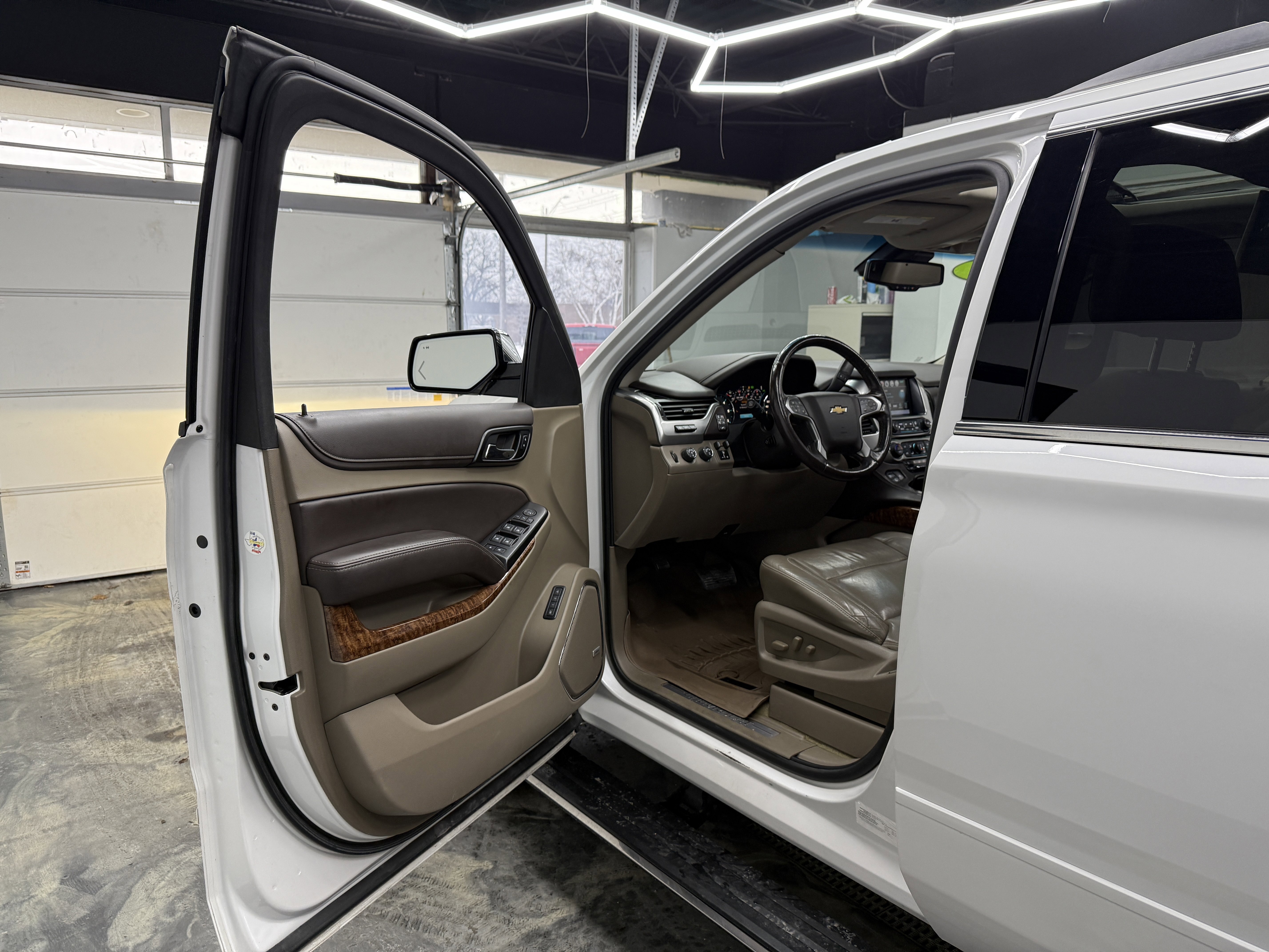 Used 2017 Chevrolet Suburban Premier image 9