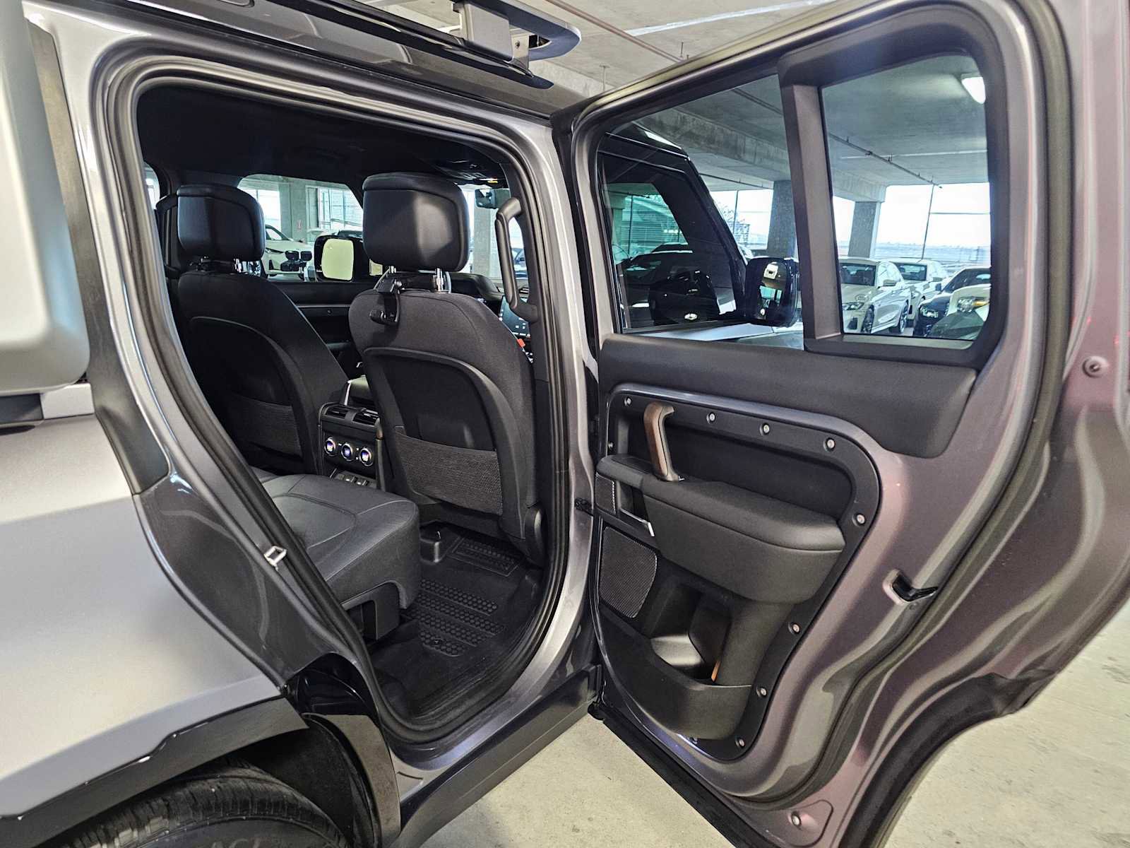 Used 2023 Land Rover Defender 110 X image 36