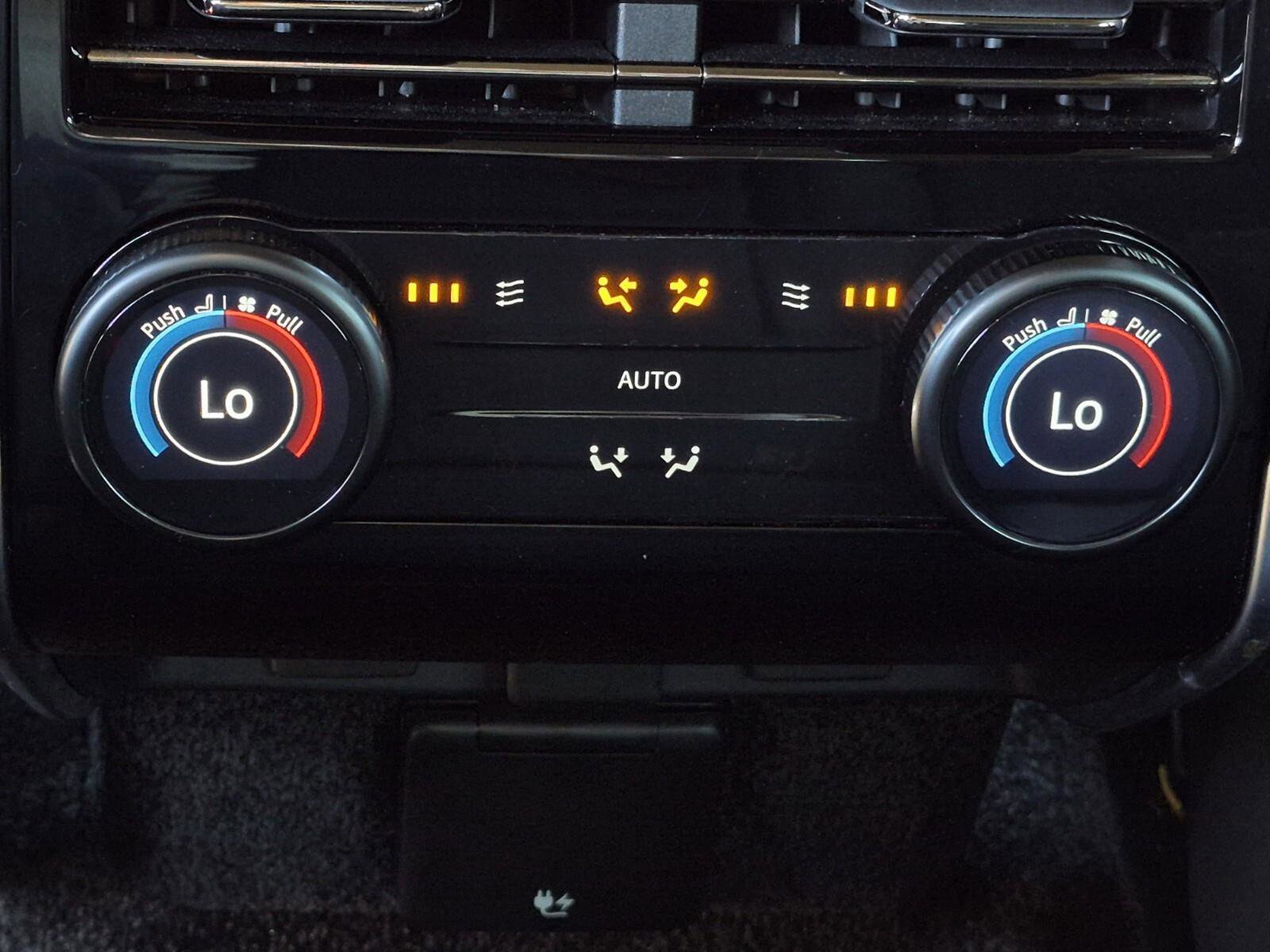 Used 2023 Land Rover Range Rover SV image 29