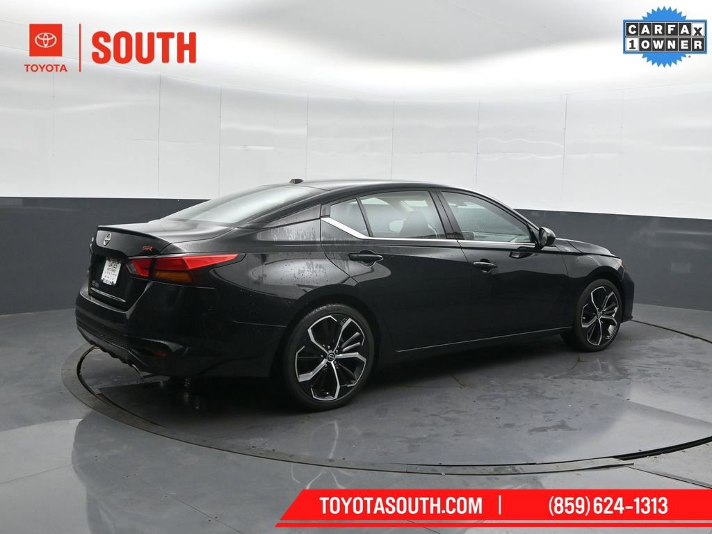 Used 2024 Nissan Altima 2.5 SR image 2