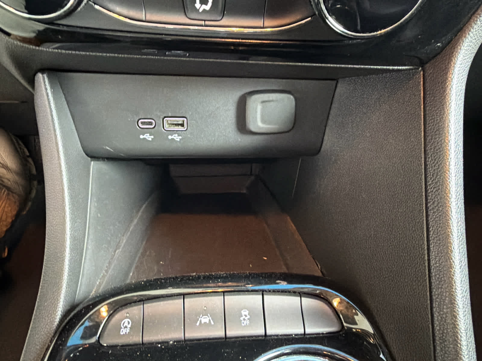 Used 2024 Buick Encore GX Sport Touring FWD image 19