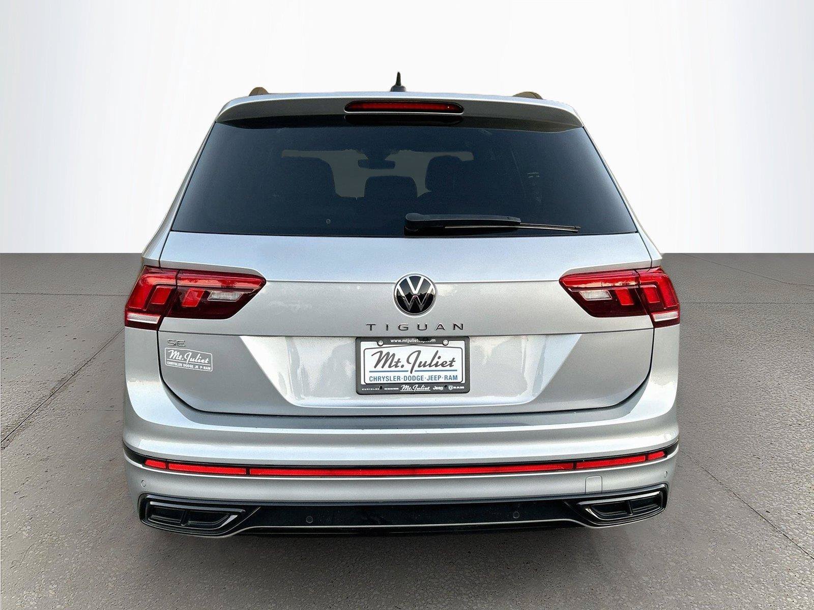 Used 2024 Volkswagen Tiguan SE R-Line FWD image 5