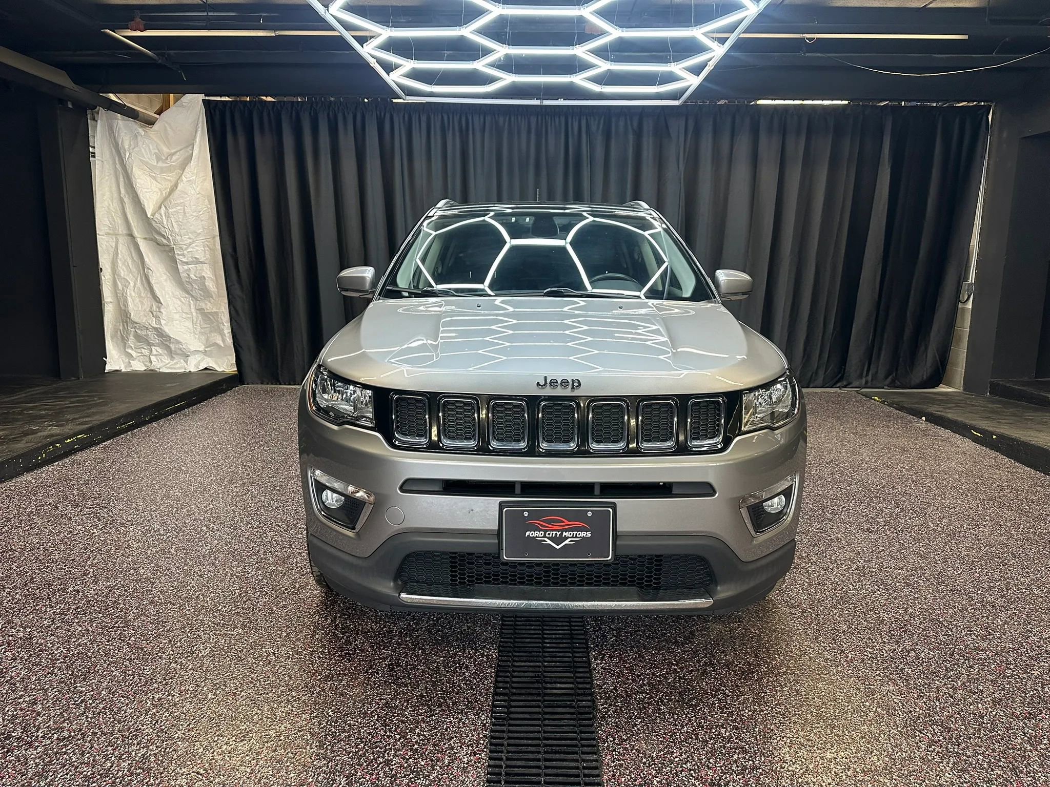 Used 2018 Jeep Compass Limited image 2