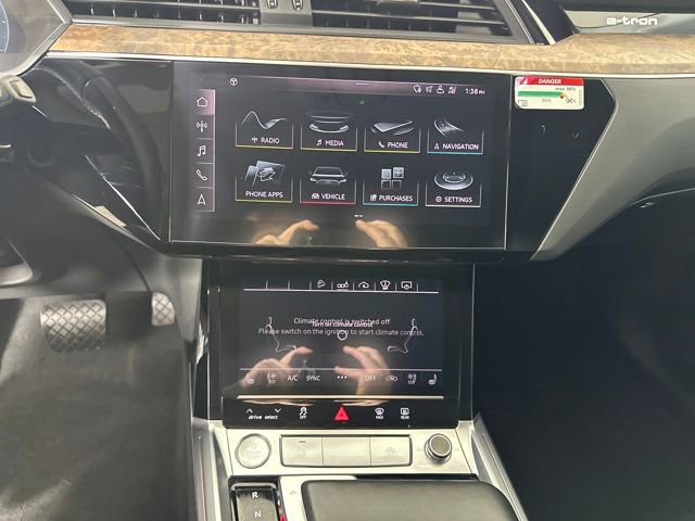 Used 2019 Audi e-tron Prestige w/ Prestige Package image 21