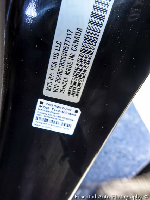 Used 2027 Chrysler Pacifica Select FWD image 29