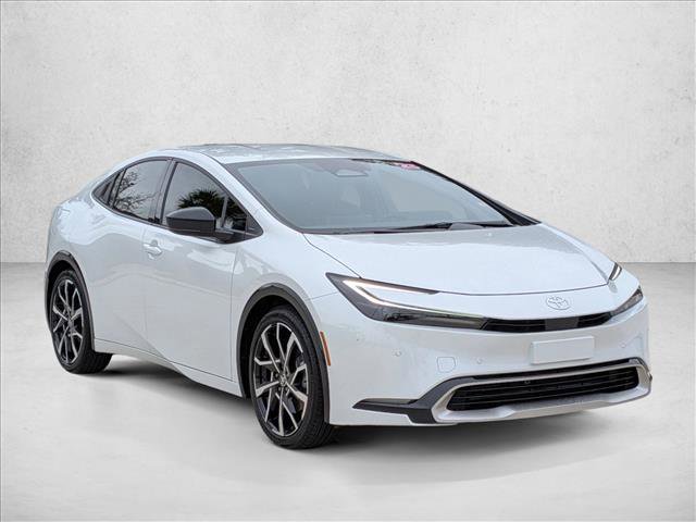Used 2025 Toyota Prius Plug-In Hybrid image 3