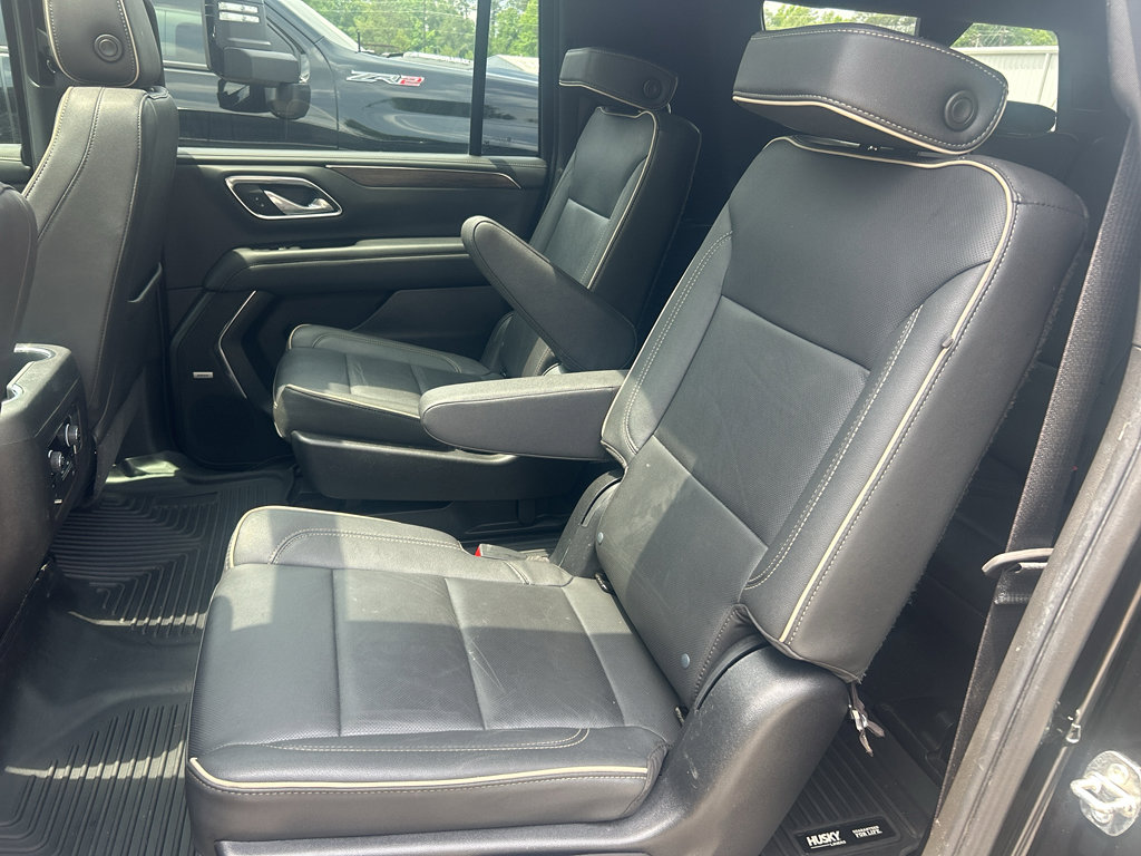 Used 2023 Chevrolet Suburban Premier AWD/4WD image 20