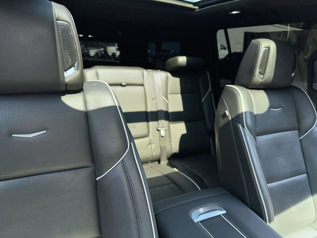 Used 2023 Cadillac Escalade ESV Sport w/ Touring Package RWD image 33