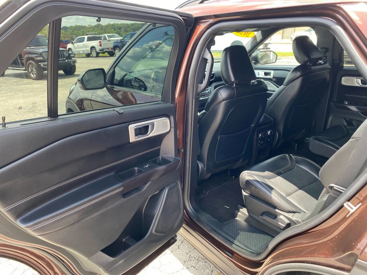 Used 2020 Ford Explorer ST w/ ST Street Pack image 24