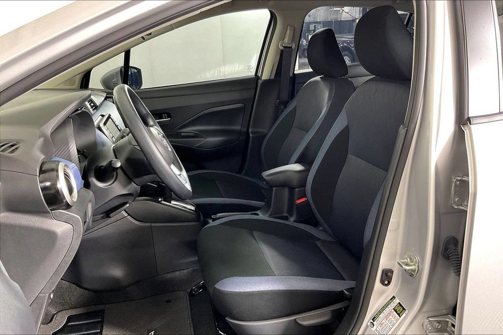 Used 2025 Nissan Versa SV w/ Trunk Package FWD image 30