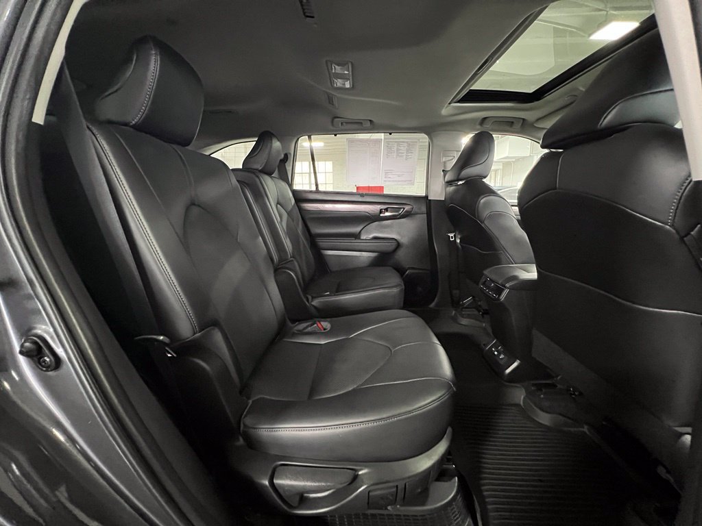 Used 2023 Toyota Highlander Limited AWD/4WD image 21