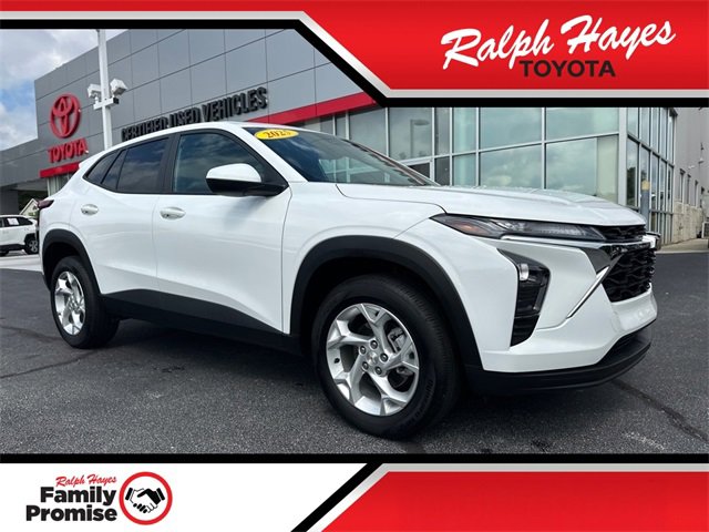 Used 2025 Chevrolet Trax LS w/ LS Convenience Package