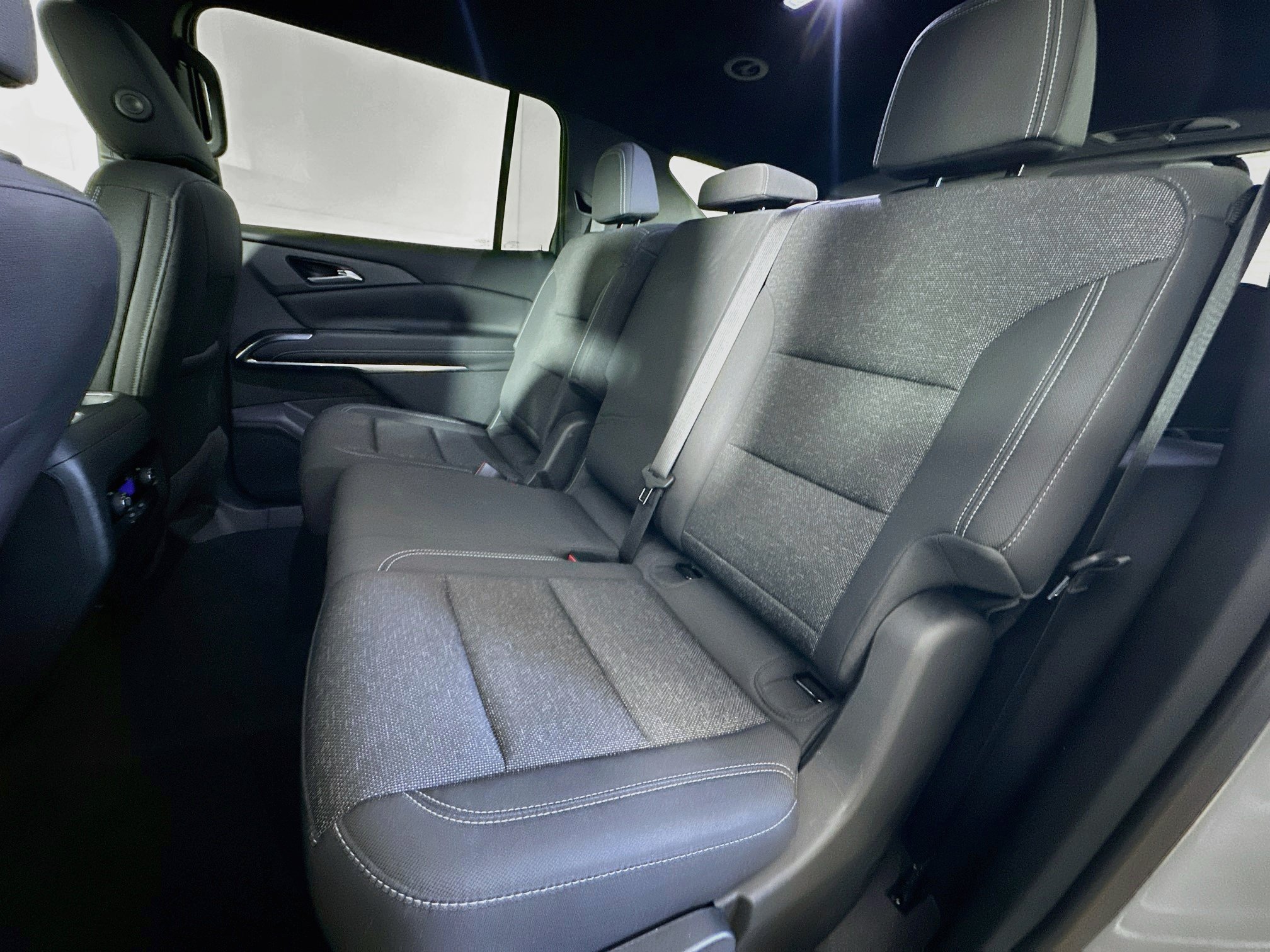Used 2024 Chevrolet Traverse LS FWD image 27