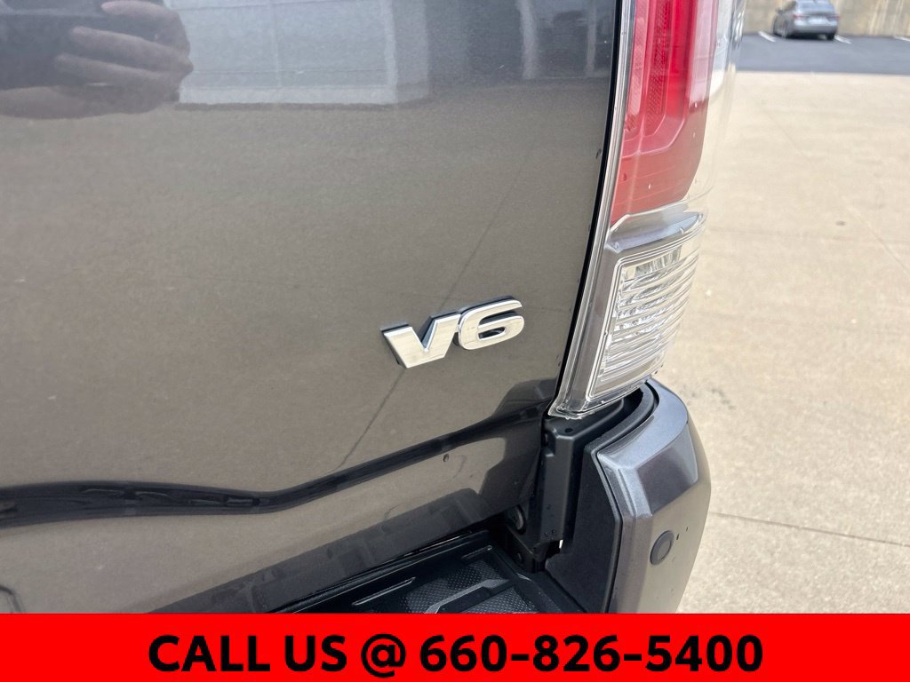 Used 2020 Toyota Tacoma TRD Sport w/ Technology Package AWD/4WD image 11