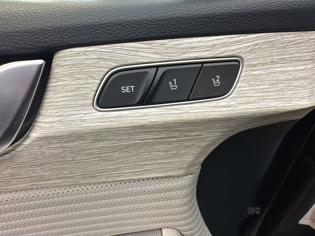 Used 2024 Hyundai Palisade Calligraphy image 11