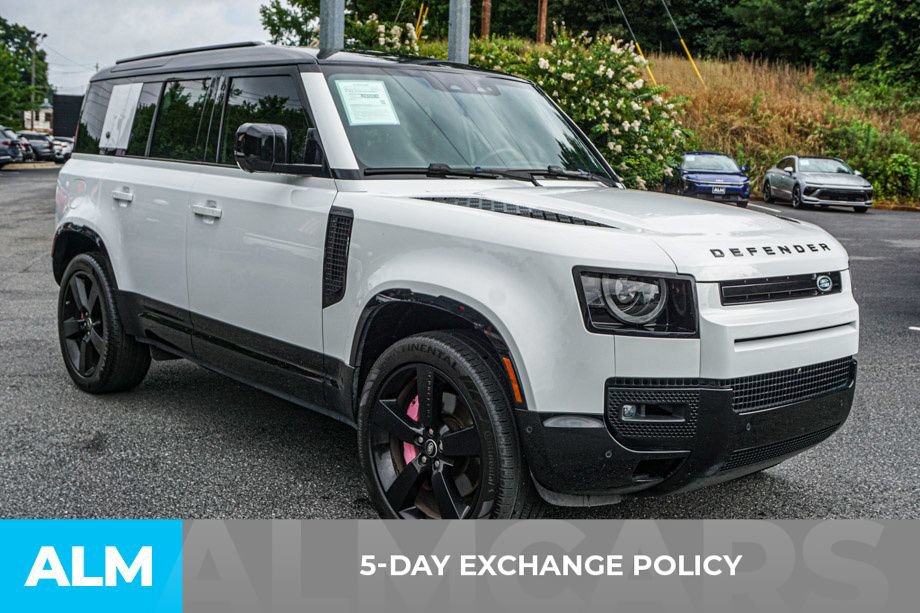Used 2024 Land Rover Defender 110 X-Dynamic SE AWD/4WD image 4