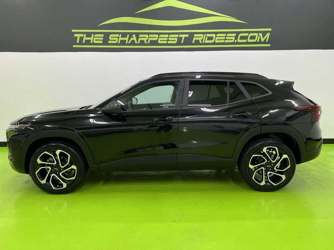 Used 2024 Chevrolet Trax RS w/ Sunroof Package FWD image 6