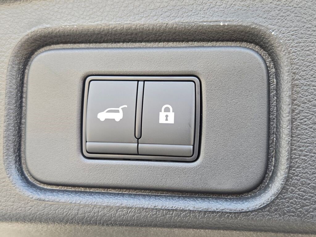 New 2025 Nissan Pathfinder SV w/ Cargo Package image 18