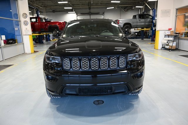 Used 2022 Jeep Grand Cherokee Laredo X image 2