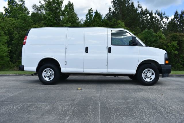 Used 2024 Chevrolet Express 2500 RWD image 3