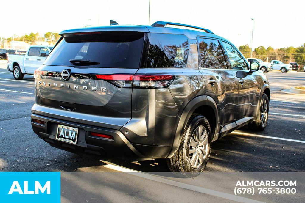 Used 2025 Nissan Pathfinder SV image 6