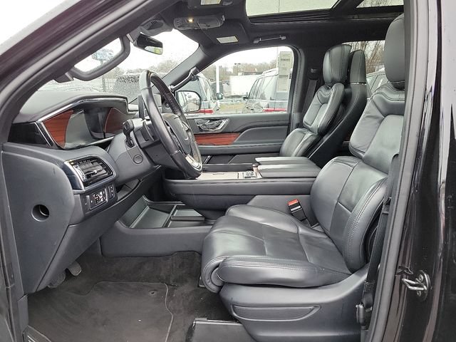 Used 2022 Lincoln Navigator Reserve AWD/4WD image 12