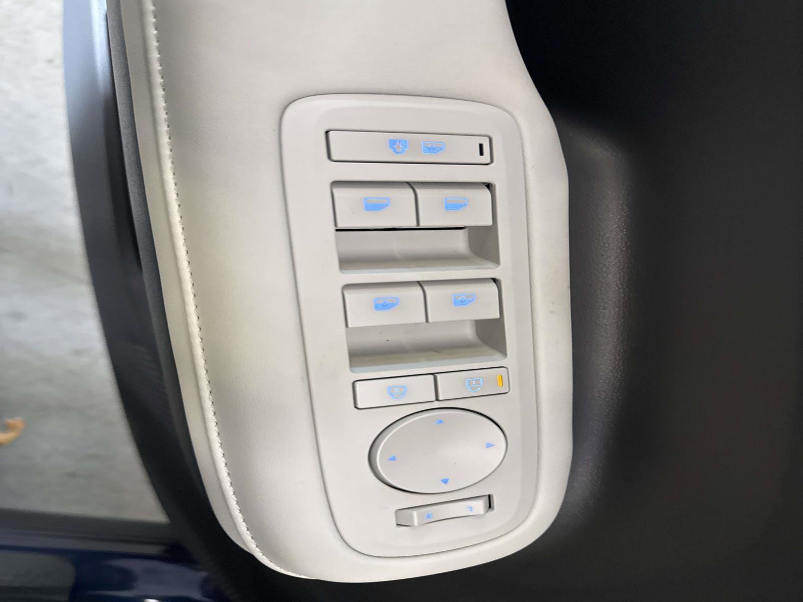 Certified 2025 Hyundai Santa Fe SEL image 19