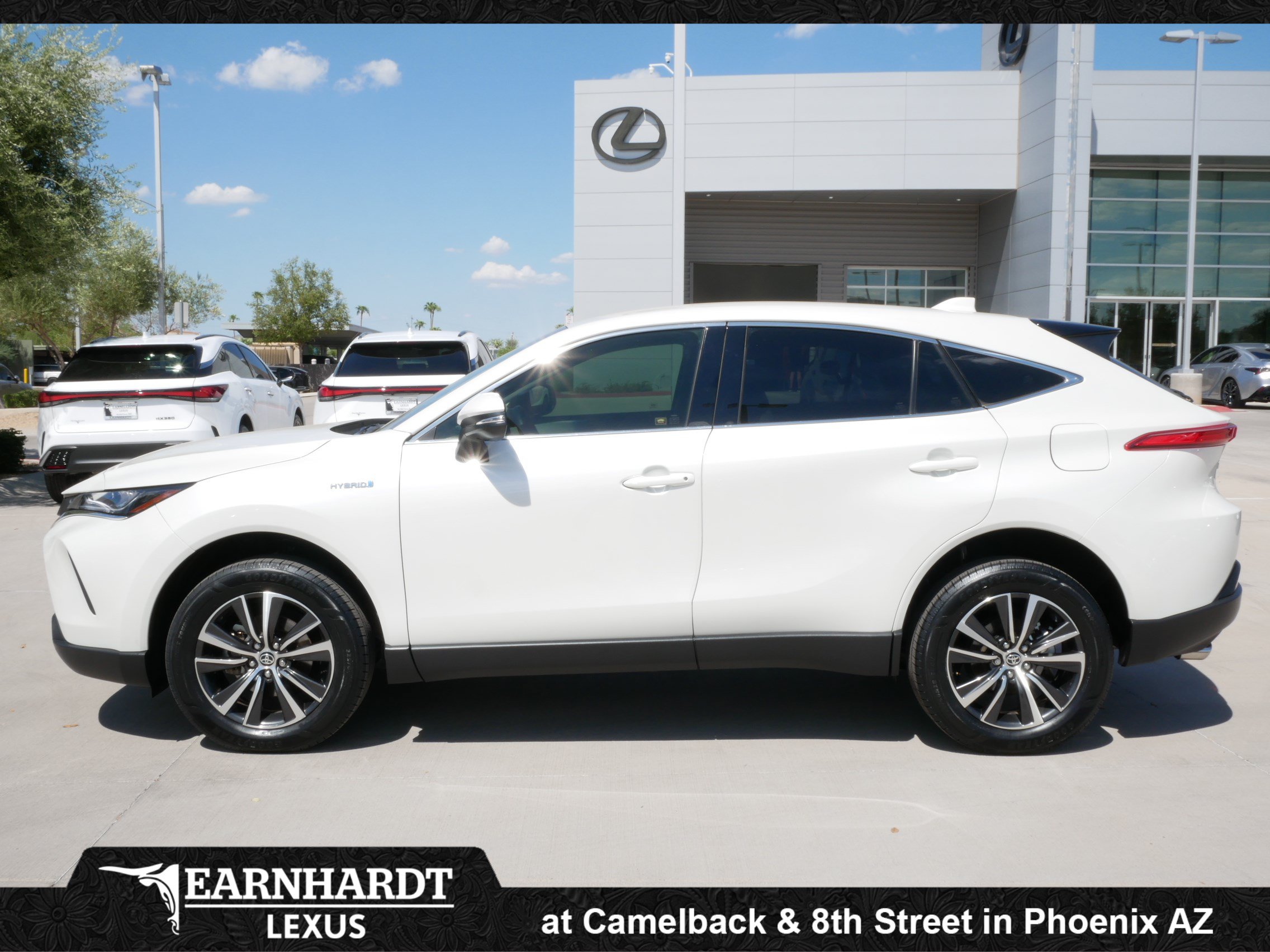 Used 2021 Toyota Venza LE w/ Carpet Mat Package (TMS) AWD/4WD image 3